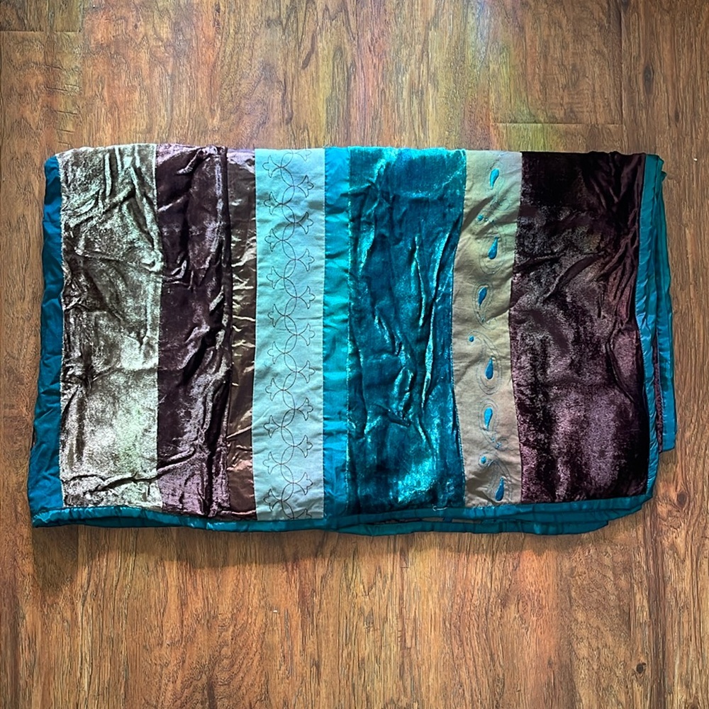 NEW Milli Home velvet/satin embroidered patchwork throw blanket